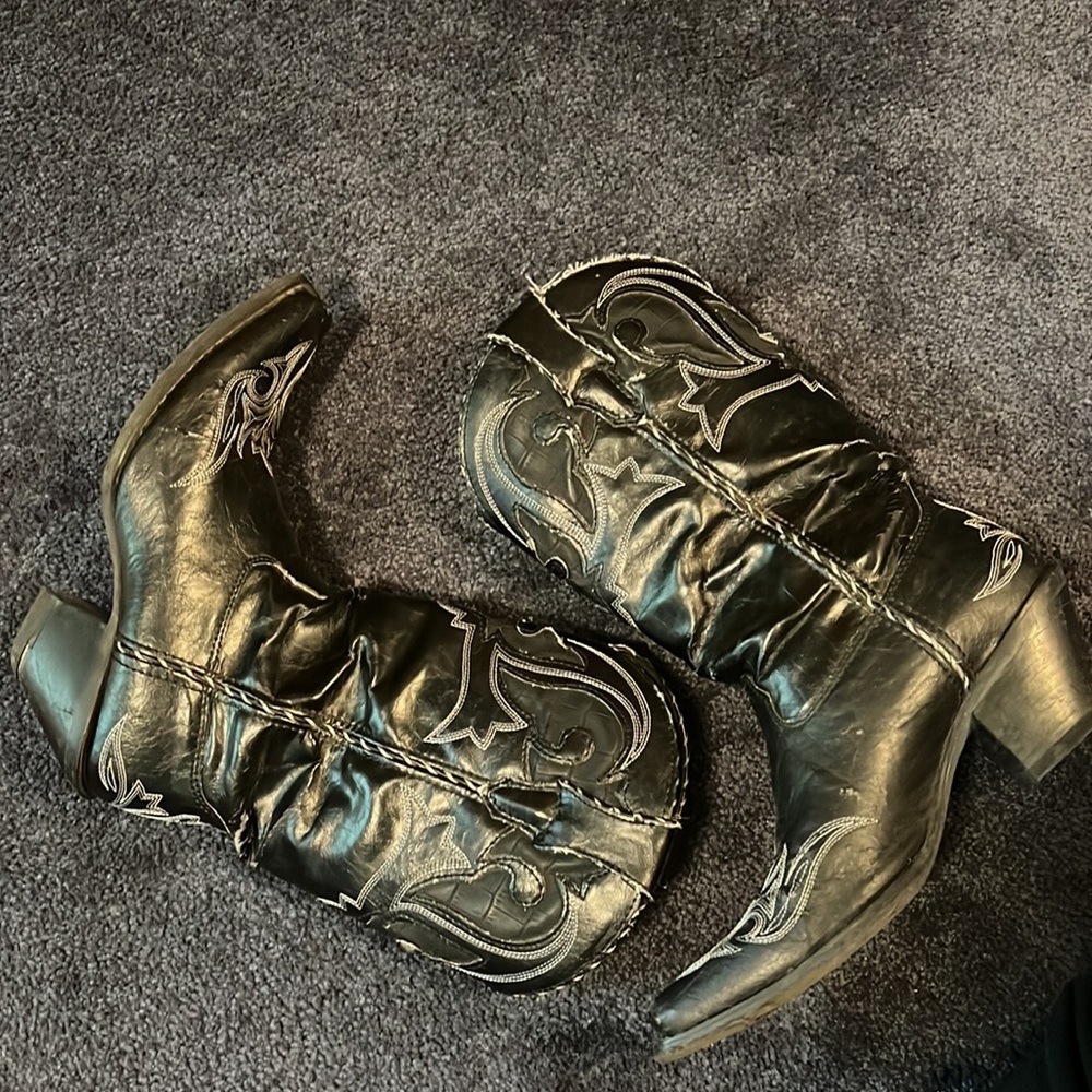 Black Durango cowgirl boots size 7